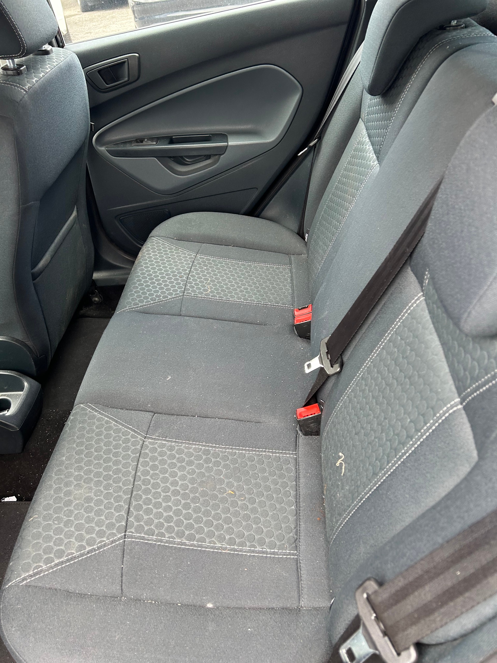 FORD Fiesta 1.4 16V Titanium Automatic-image-11