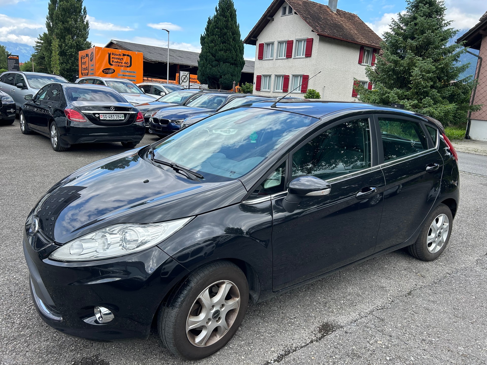 FORD Fiesta 1.4 16V Titanium Automatic-image-2