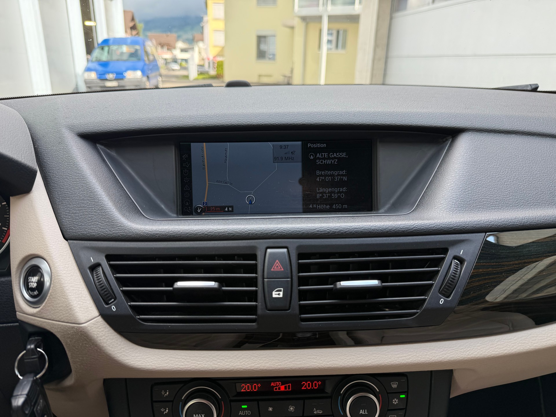 BMW X1 xDrive 28i Steptronic-image-18