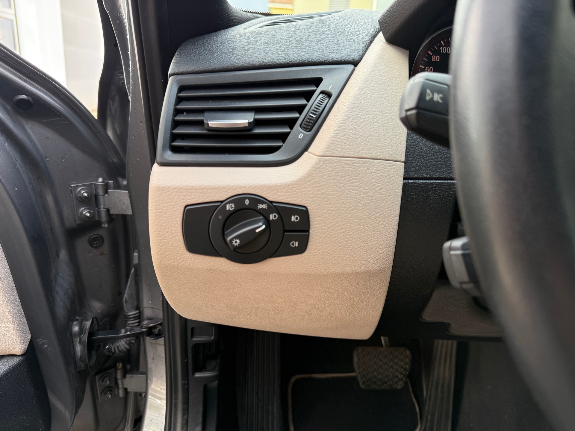 BMW X1 xDrive 28i Steptronic-image-26