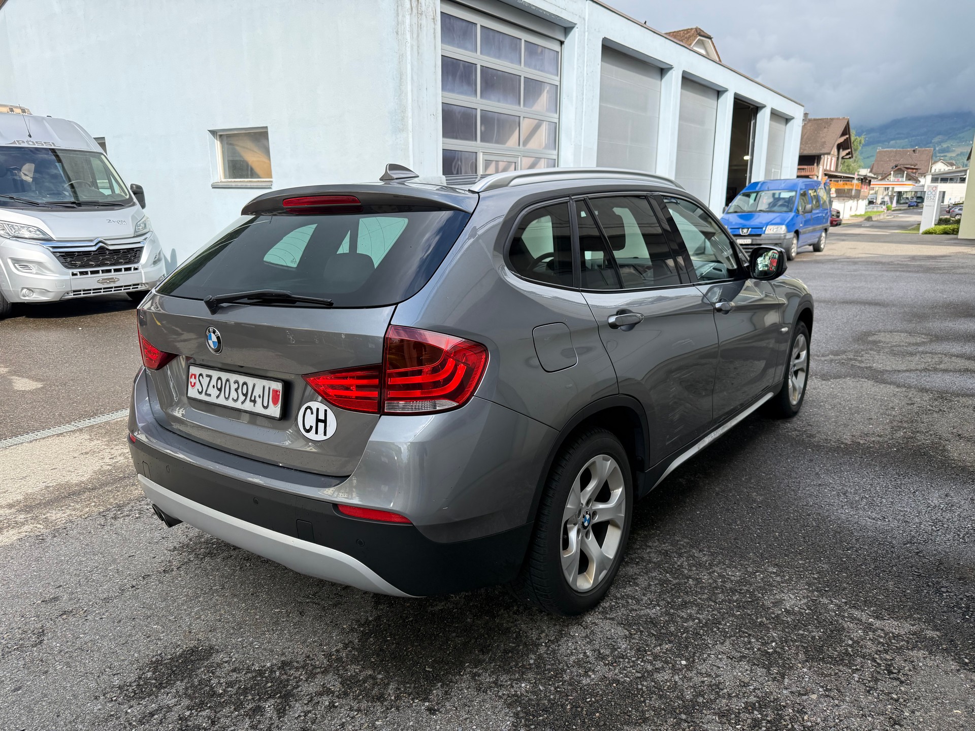 BMW X1 xDrive 28i Steptronic-showroom-element-3