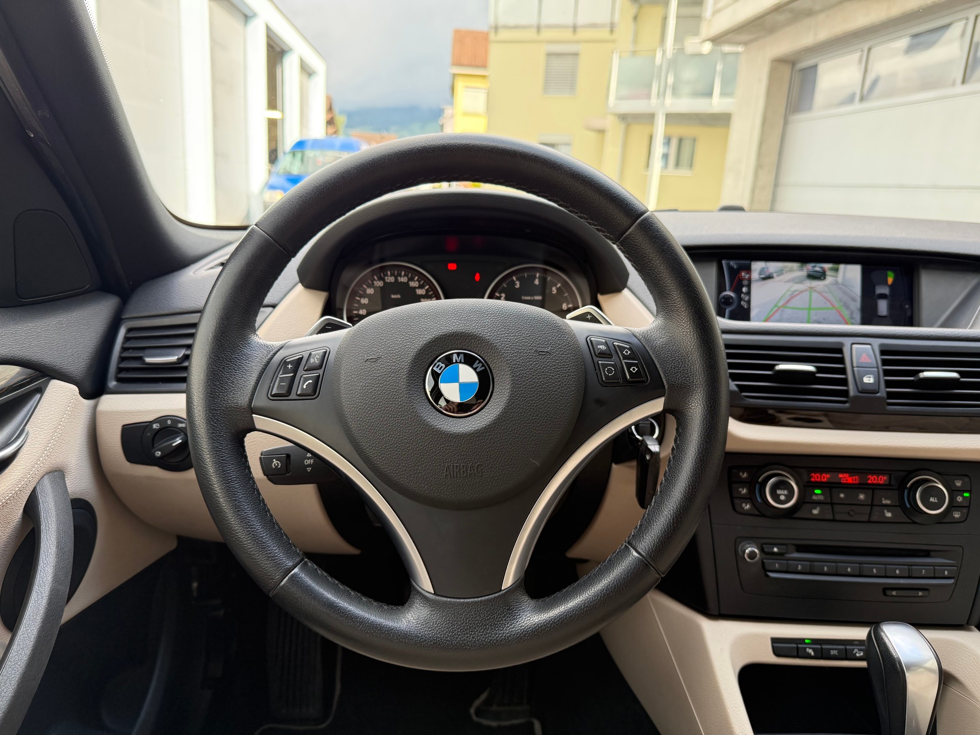 BMW X1 xDrive 28i Steptronic-image-13