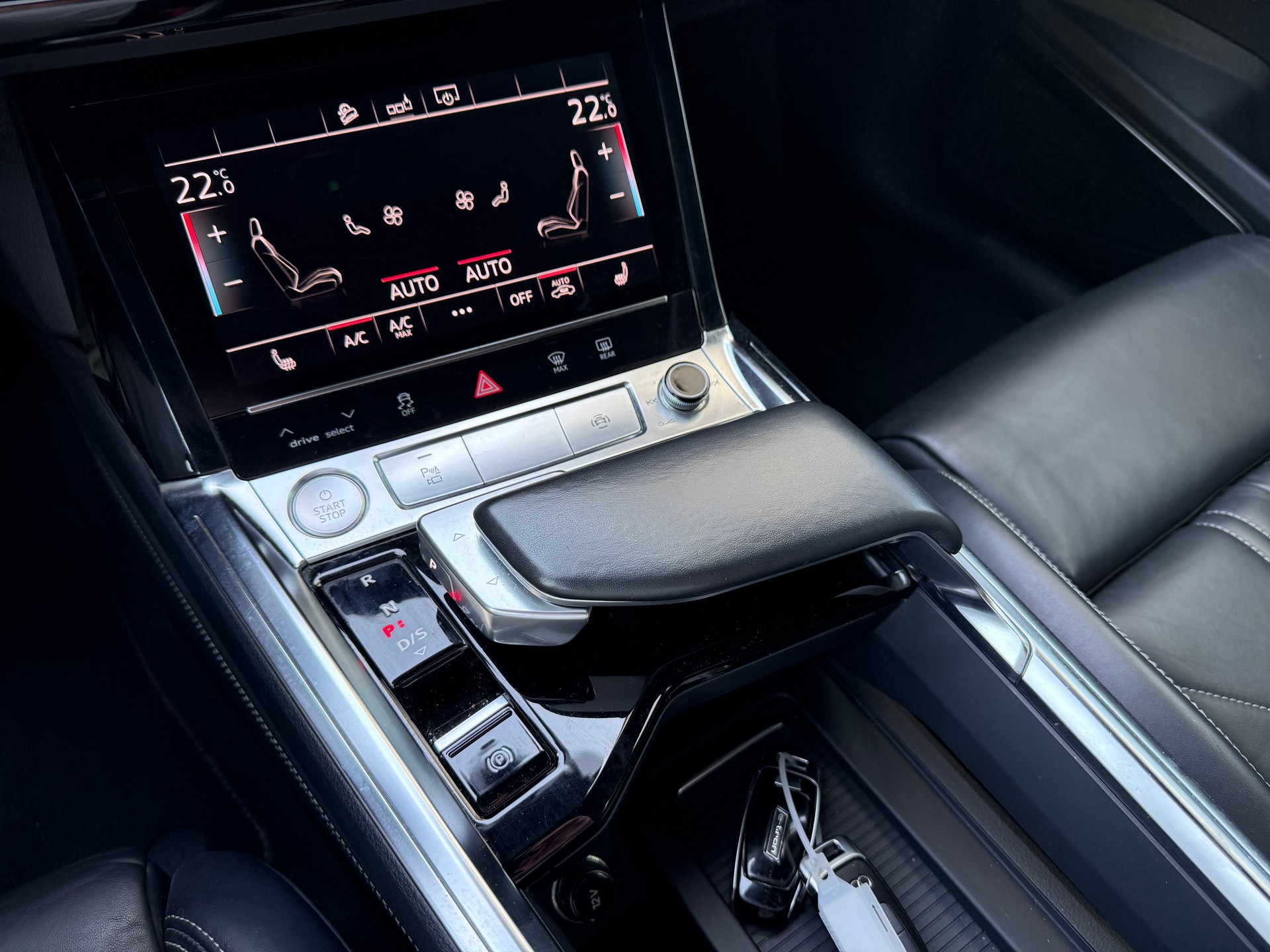 AUDI e-tron 55 Advanced quattro Edition One-image-13