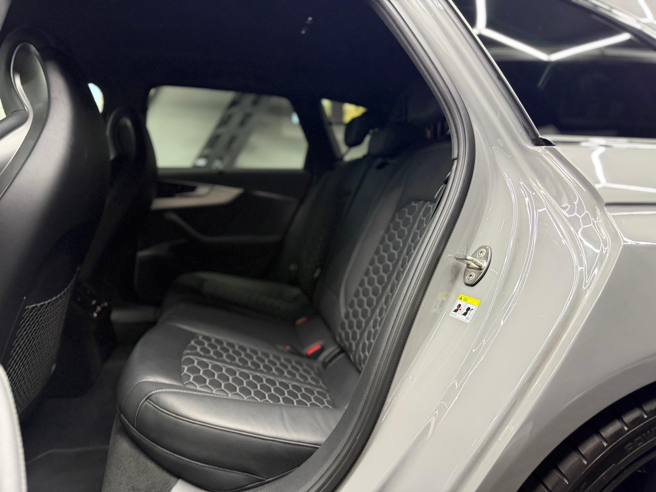 AUDI RS4 Avant quattro | DRC Sportfahrwerk | Virtual Cockpit | Rückfahrkamera | Facelift Model-image-18