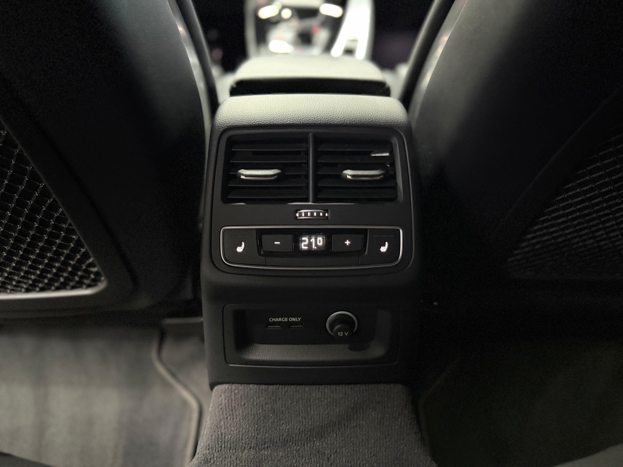 AUDI RS4 Avant quattro | DRC Sportfahrwerk | Virtual Cockpit | Rückfahrkamera | Facelift Model-image-19