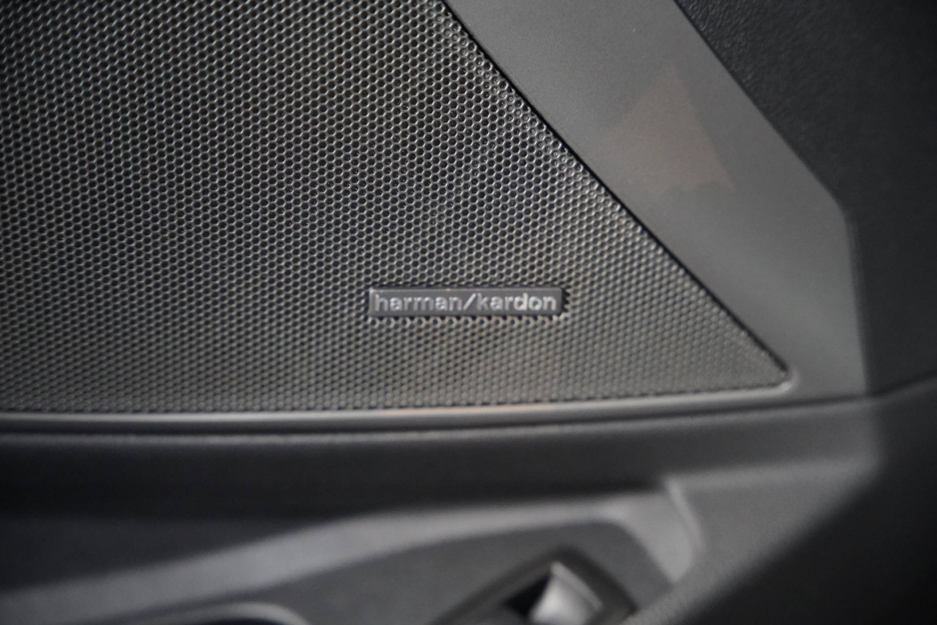 BMW M3 Competition M xDrive LCI Enigmatic Black-image-15