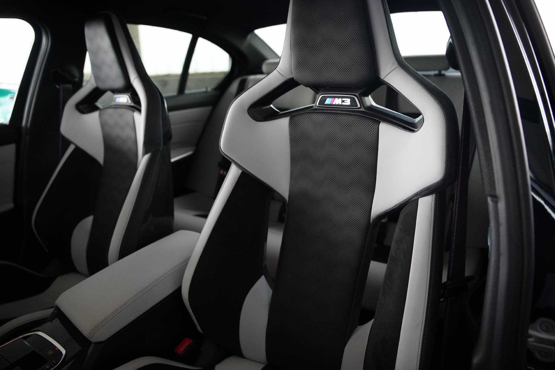 BMW M3 Competition M xDrive LCI Enigmatic Black-image-9