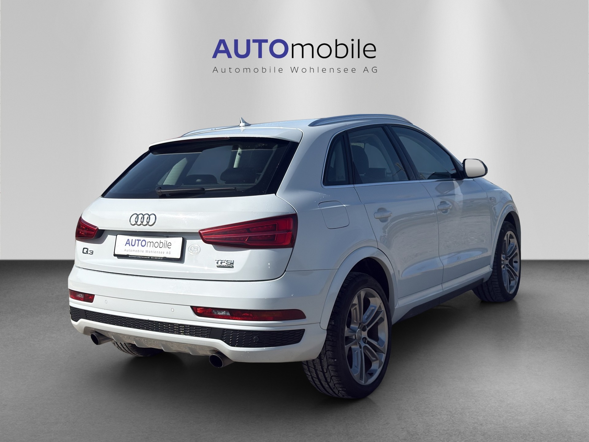 AUDI Q3 2.0 TFSI design quattro S-tronic-image-4