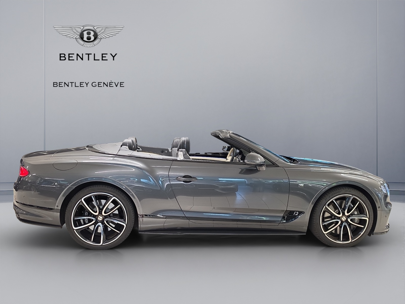 BENTLEY Continental GTC 6.0 W12 1ST EDITION-showroom-element-2