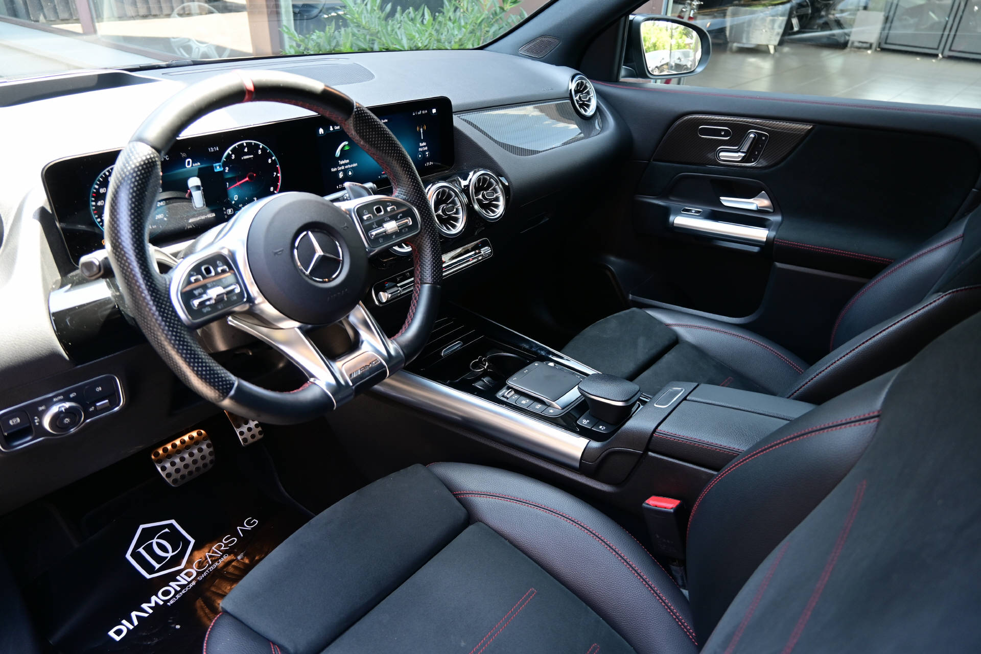 MERCEDES-BENZ GLA 35 AMG 4matic *CH-Auto*Carbon Interieur*-image-8