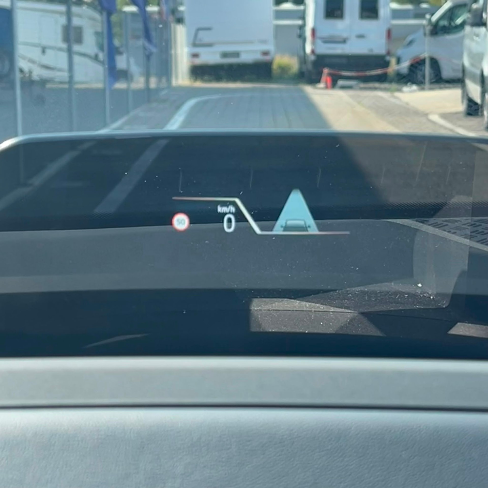 BMW 230e xDrive Active Tourer M Sport-image-12