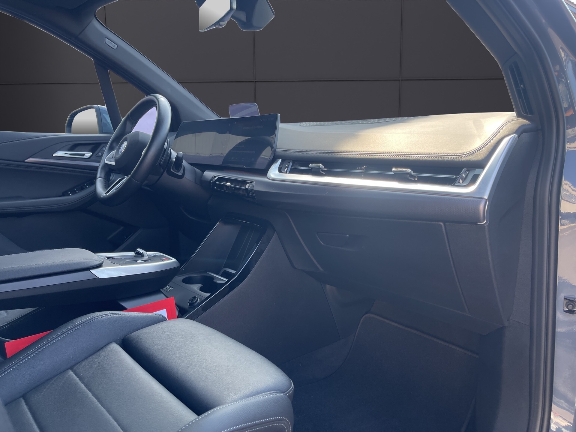 BMW 230e xDrive Active Tourer M Sport-image-16