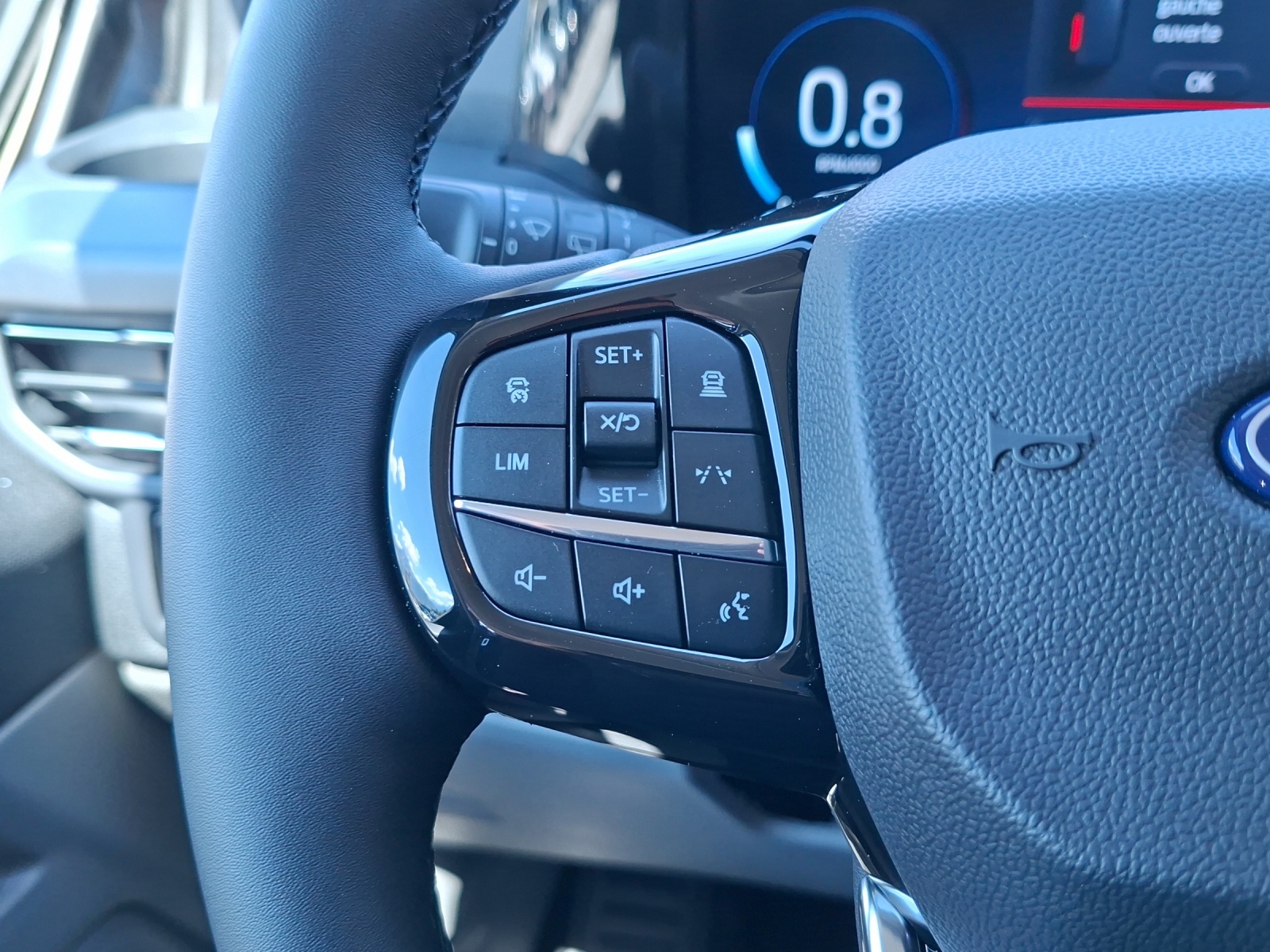 FORD Tourneo Bus 320 L1H1 Titanium X Automatique 4x4-image-8