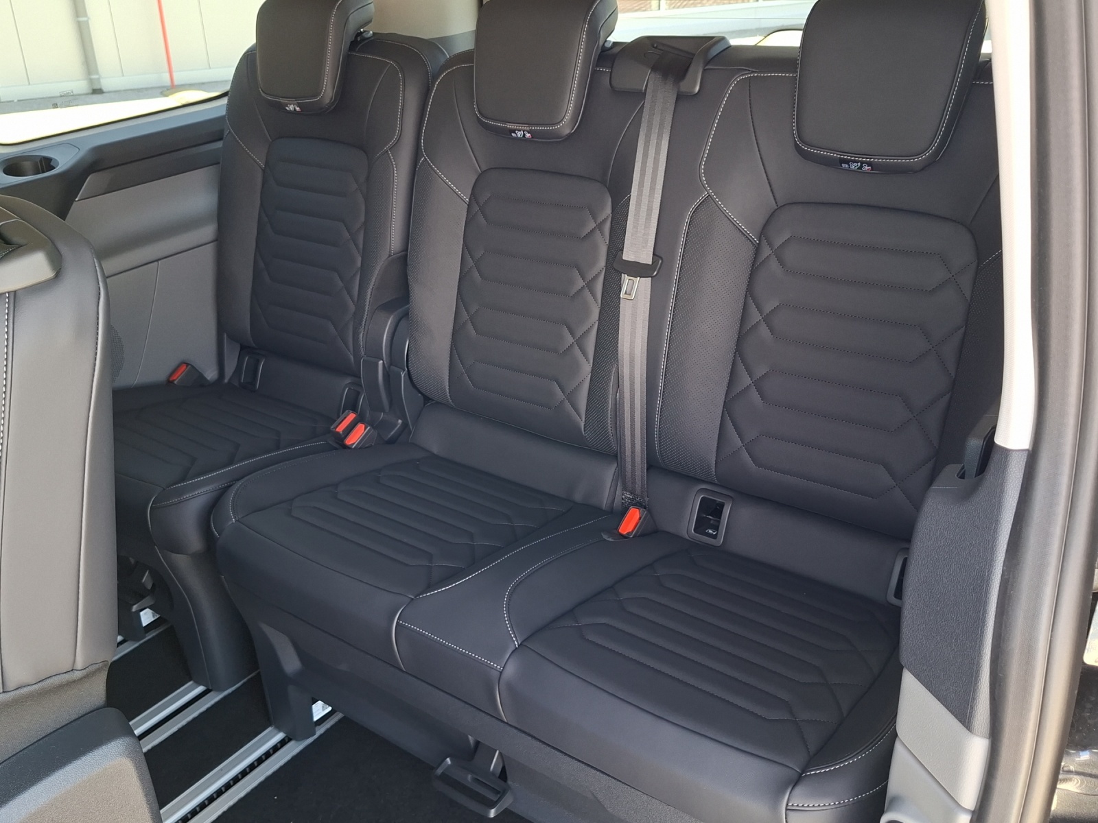 FORD Tourneo Bus 320 L1H1 Titanium X Automatique 4x4-image-6