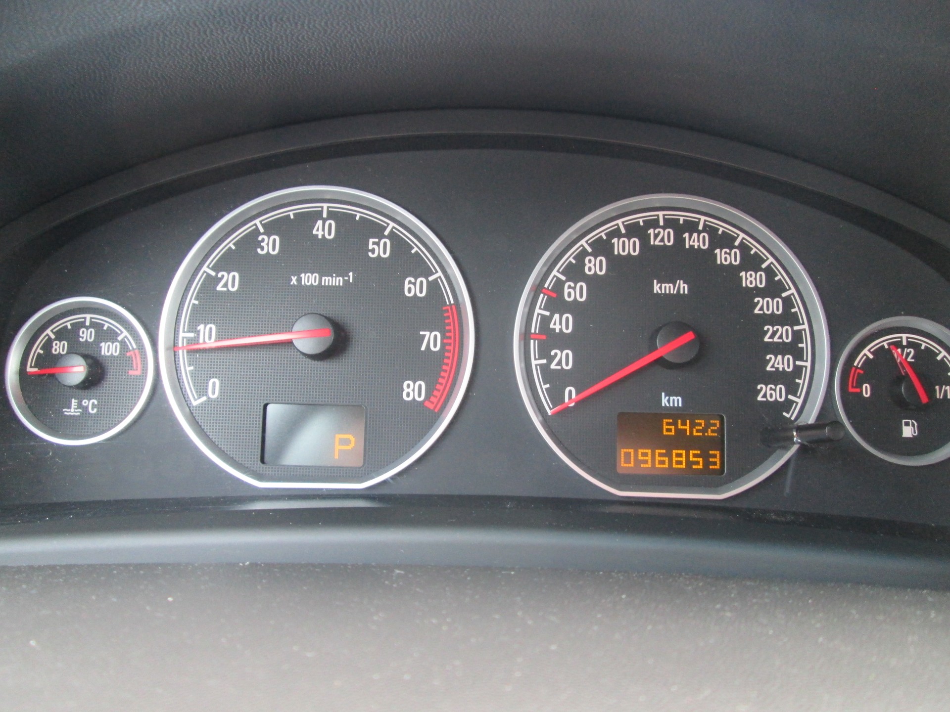 OPEL Vectra 2.2 Design Edition-image-13