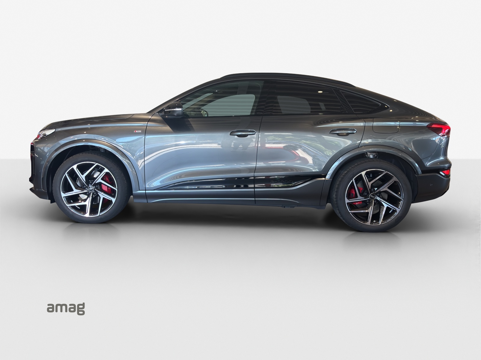 AUDI Q6 Sportback e-tron quattro-showroom-element-1