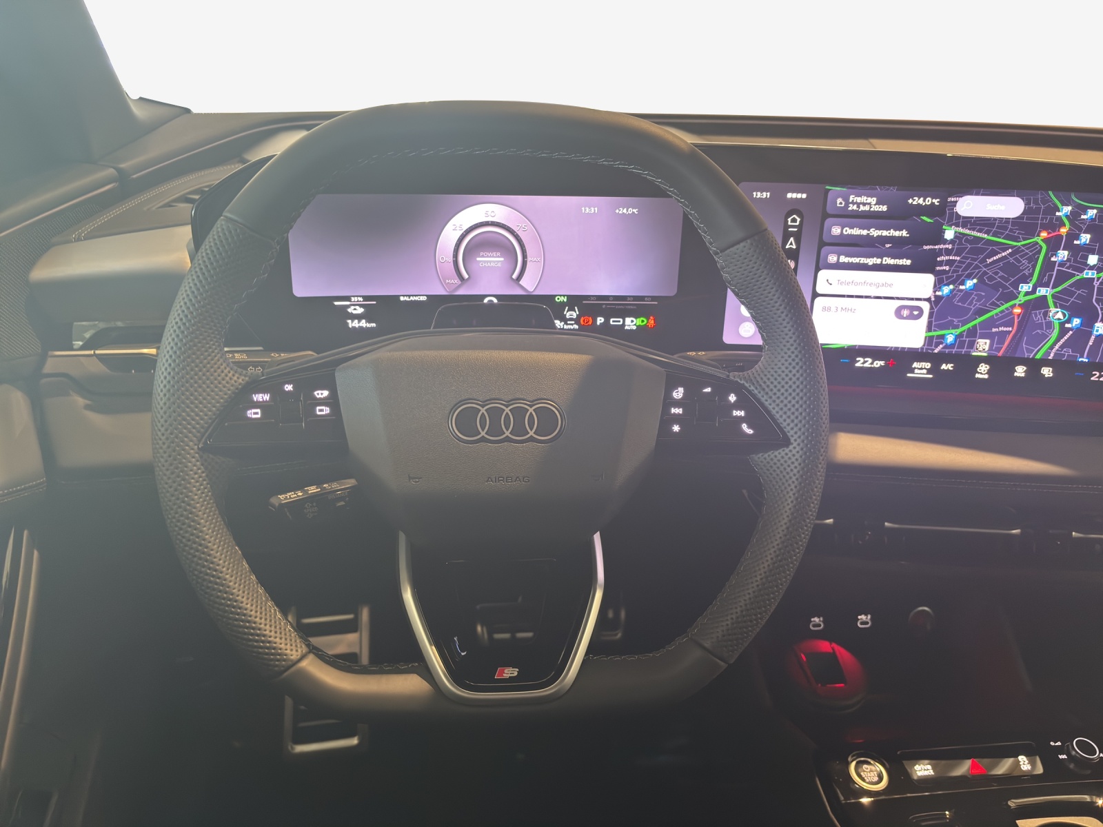AUDI Q6 Sportback e-tron quattro-image-9