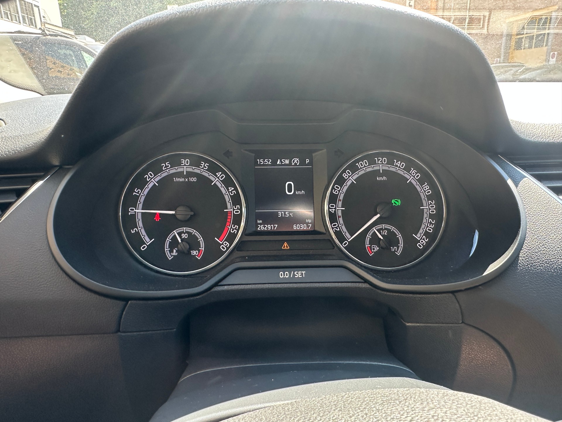 SKODA Octavia Combi 2.0 TDI Style DSG-image-13