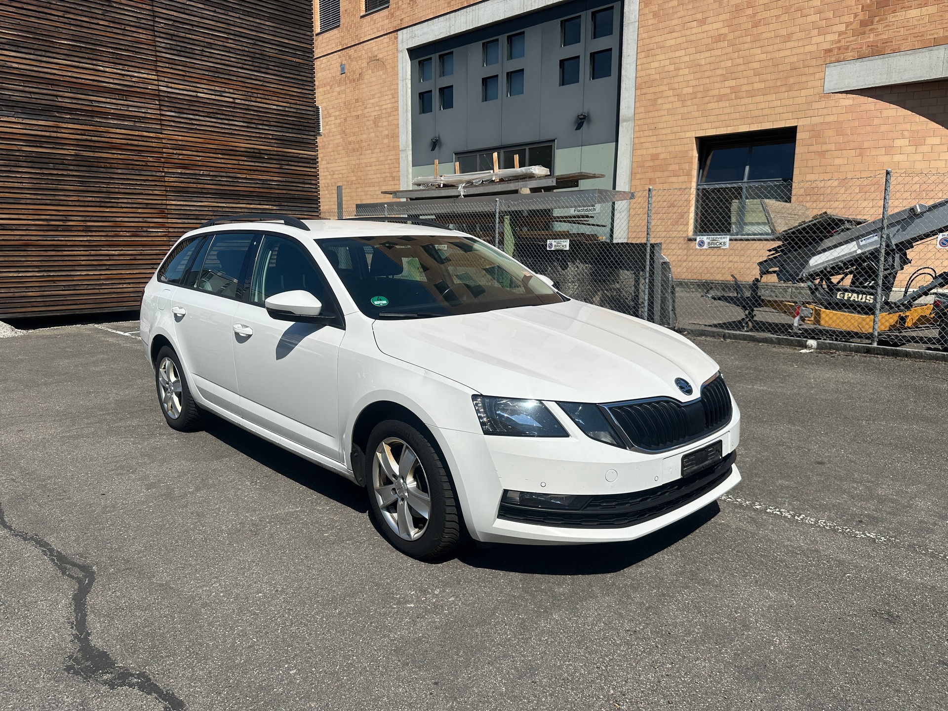 SKODA Octavia Combi 2.0 TDI Style DSG-image-7