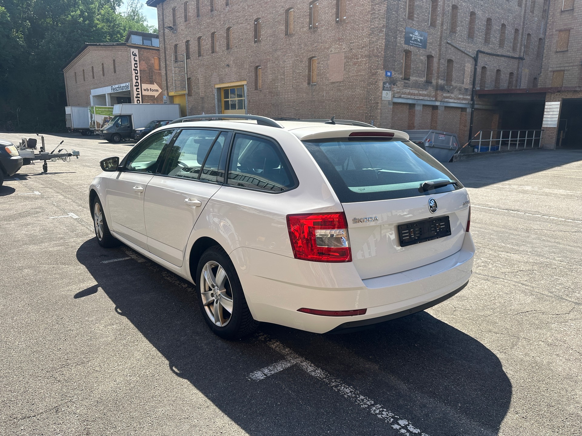 SKODA Octavia Combi 2.0 TDI Style DSG-showroom-element-3
