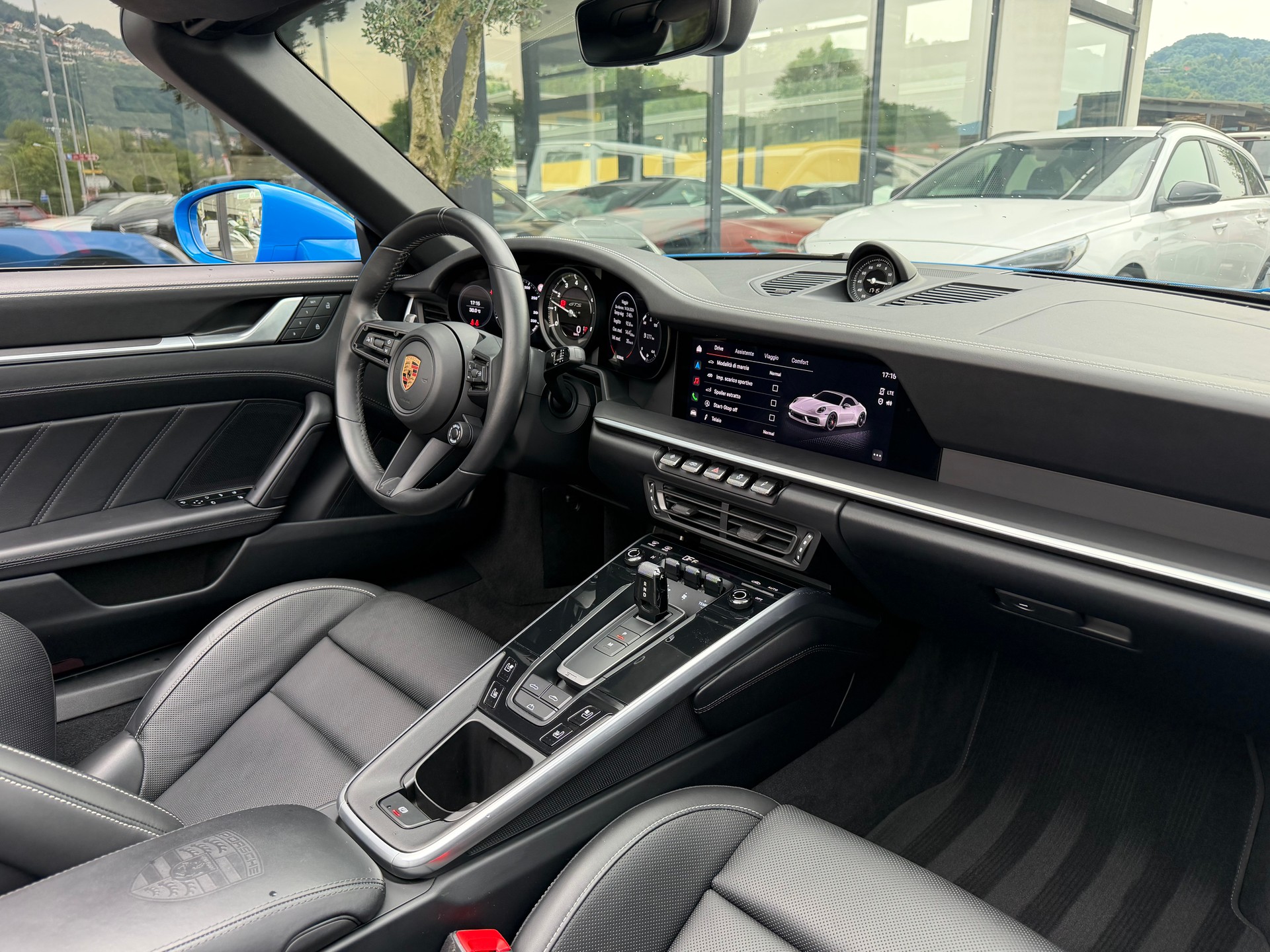 PORSCHE 911 Carrera 4 GTS Cabriolet PDK-image-13