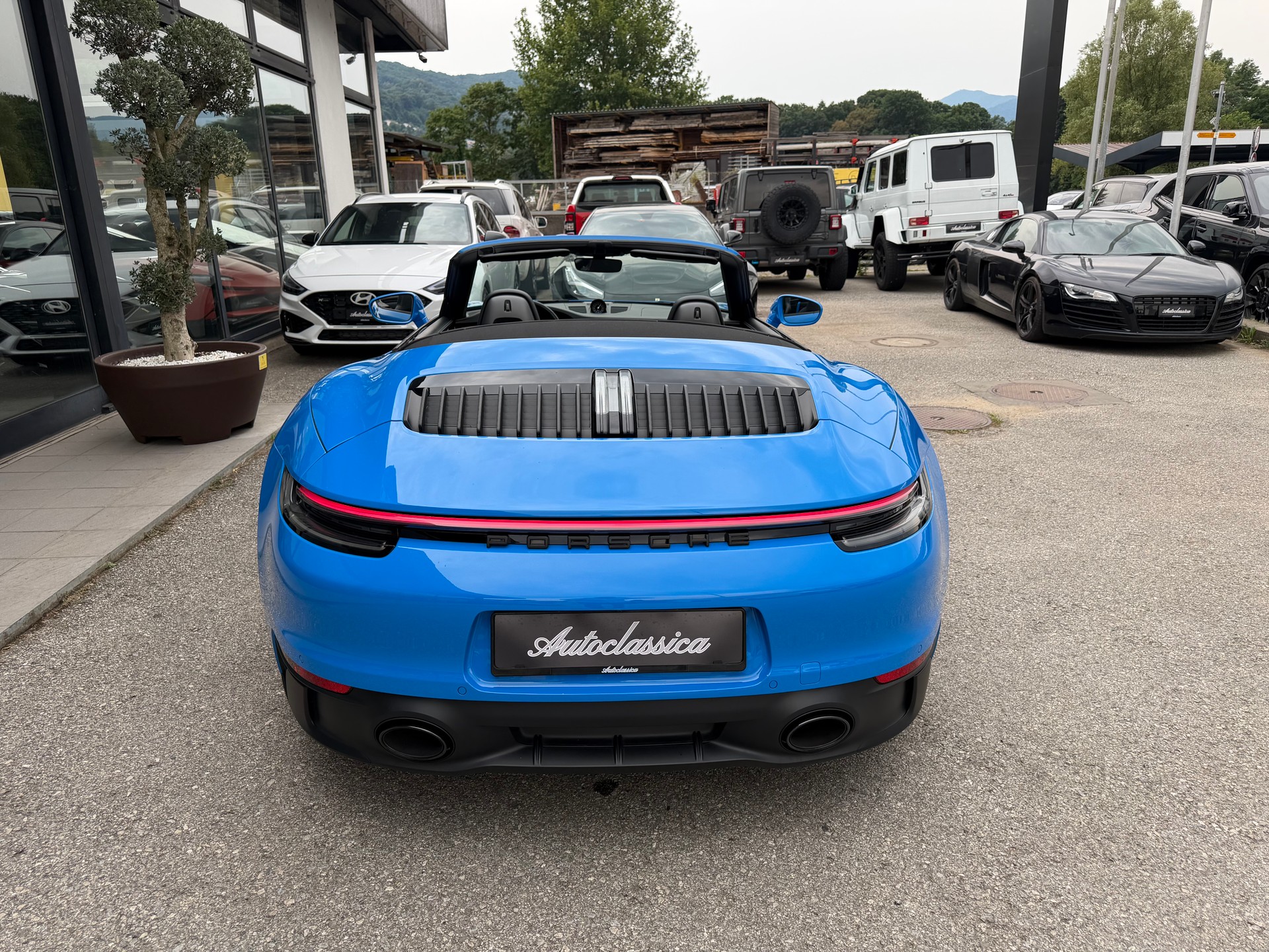 PORSCHE 911 Carrera 4 GTS Cabriolet PDK-showroom-element-2