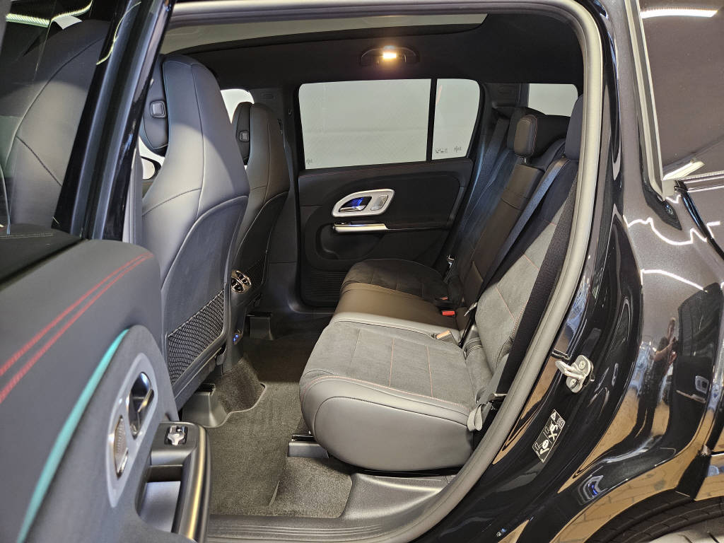 MERCEDES-BENZ GLB 350 4Matic-image-12