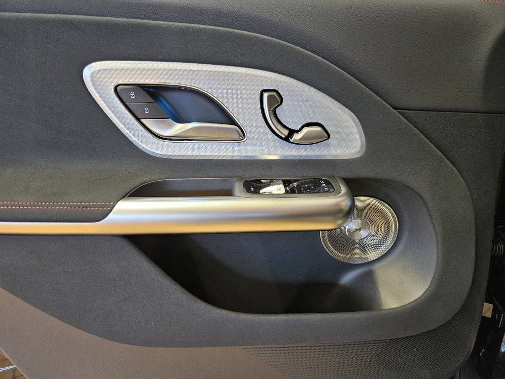 MERCEDES-BENZ GLB 350 4Matic-image-9