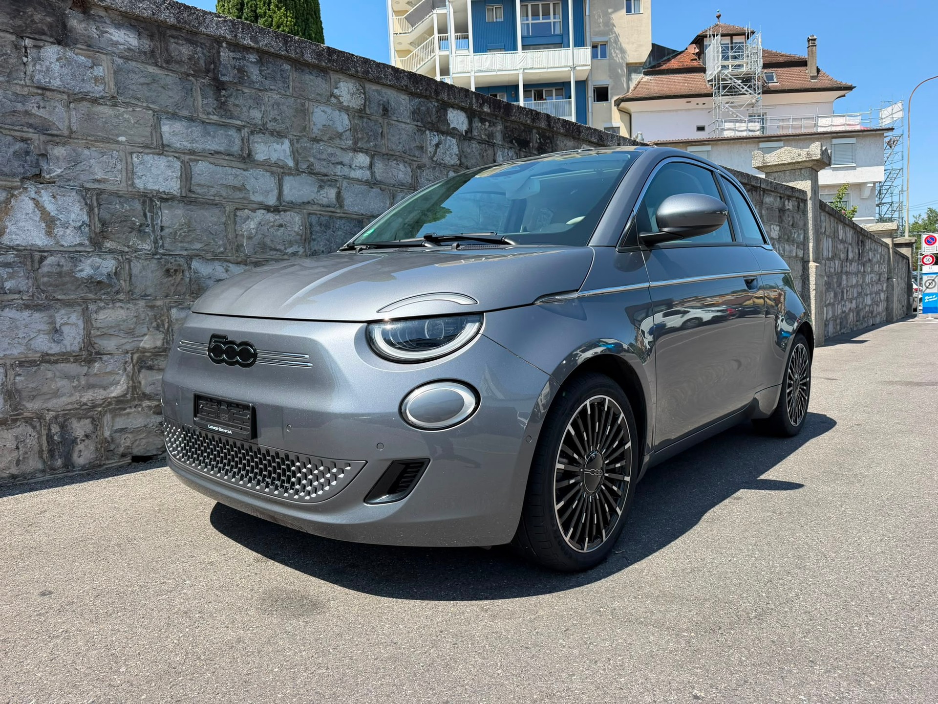 FIAT 500 electric 87 kW La Prima-showroom-element-1