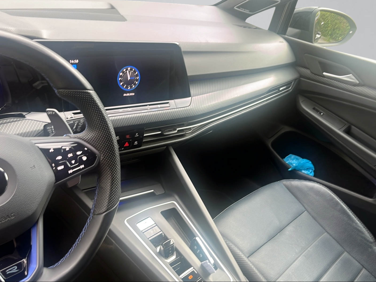 VW Golf 2.0 TSI R DSG 4Motion-image-6