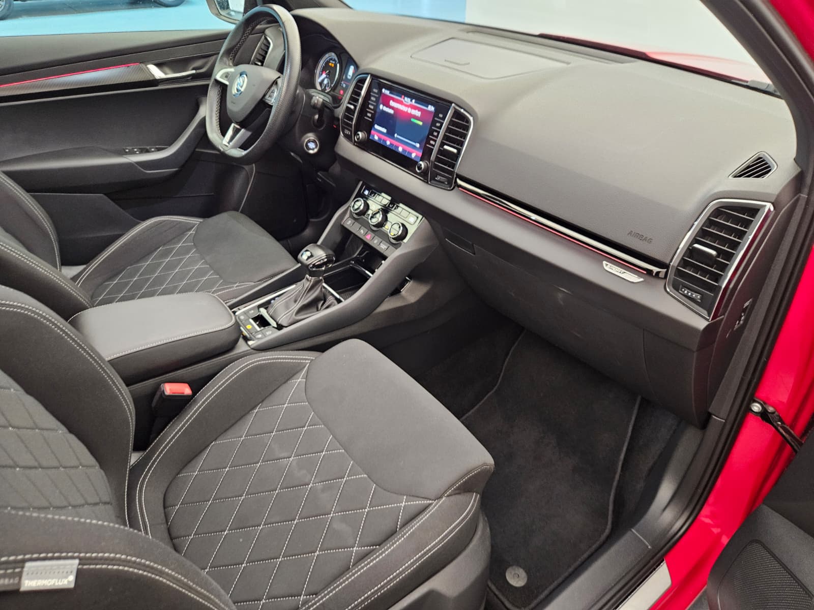 SKODA Karoq 2.0 TSI SportLine 4x4 DSG-image-11