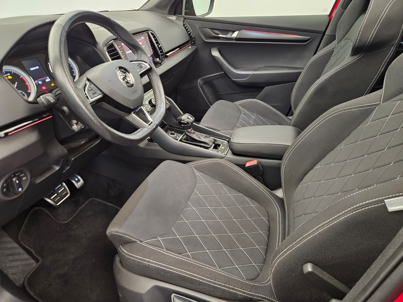 SKODA Karoq 2.0 TSI SportLine 4x4 DSG-image-10