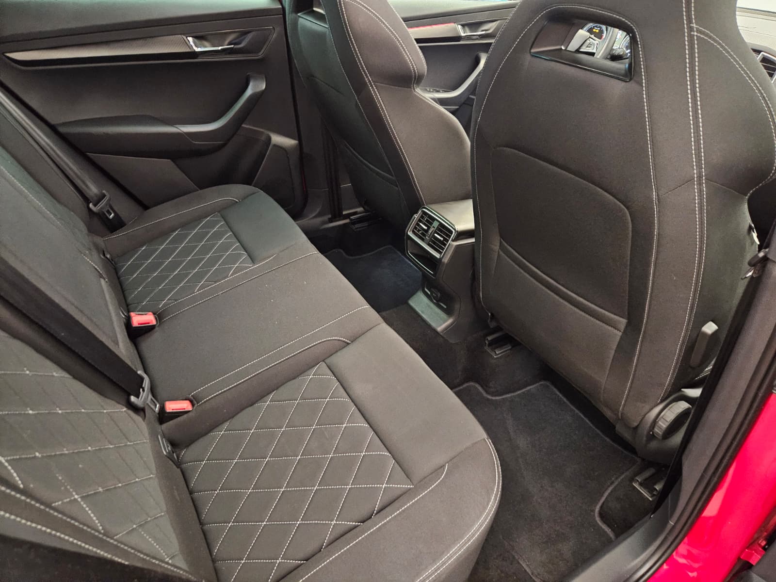 SKODA Karoq 2.0 TSI SportLine 4x4 DSG-image-13