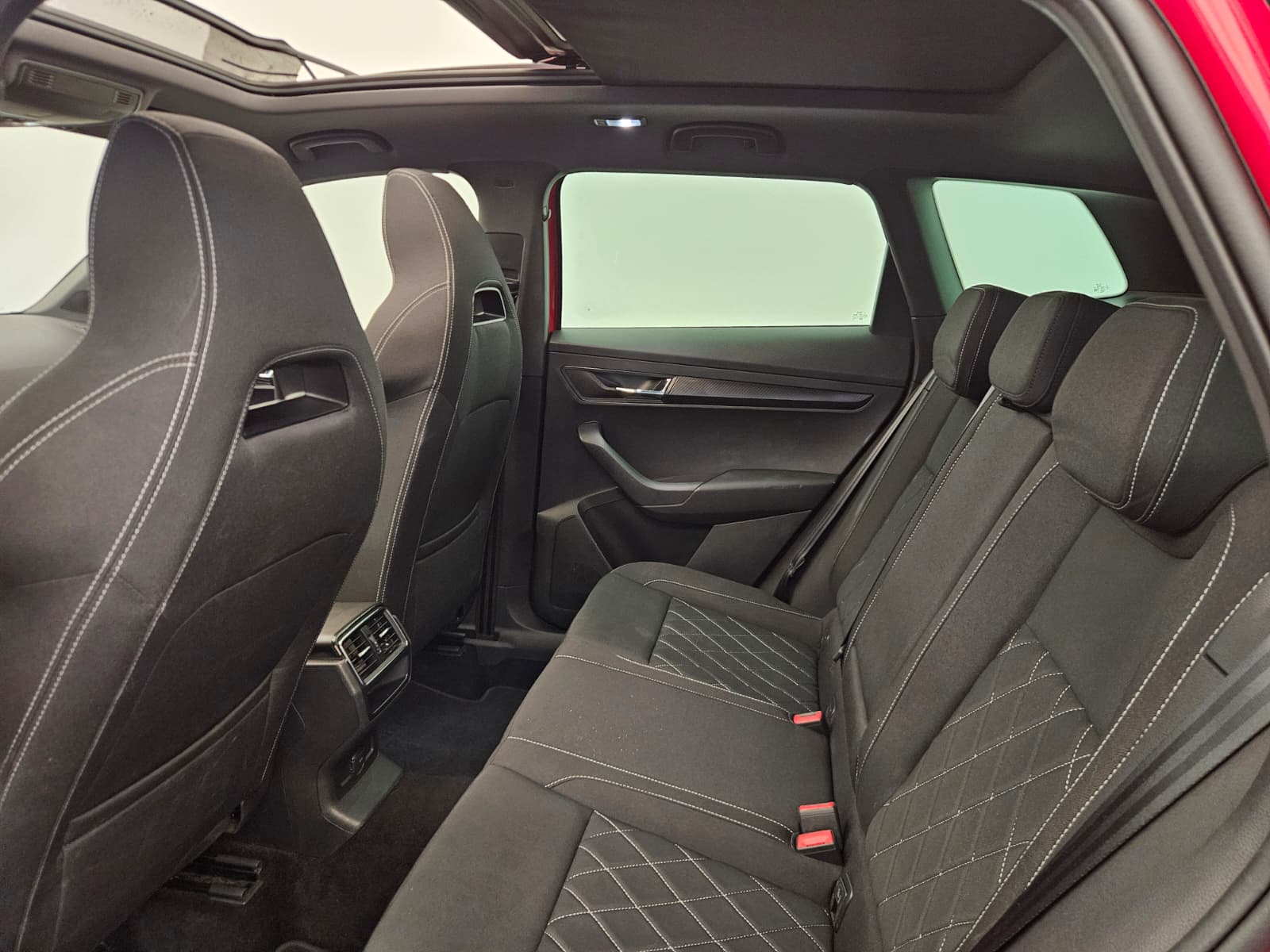 SKODA Karoq 2.0 TSI SportLine 4x4 DSG-image-12