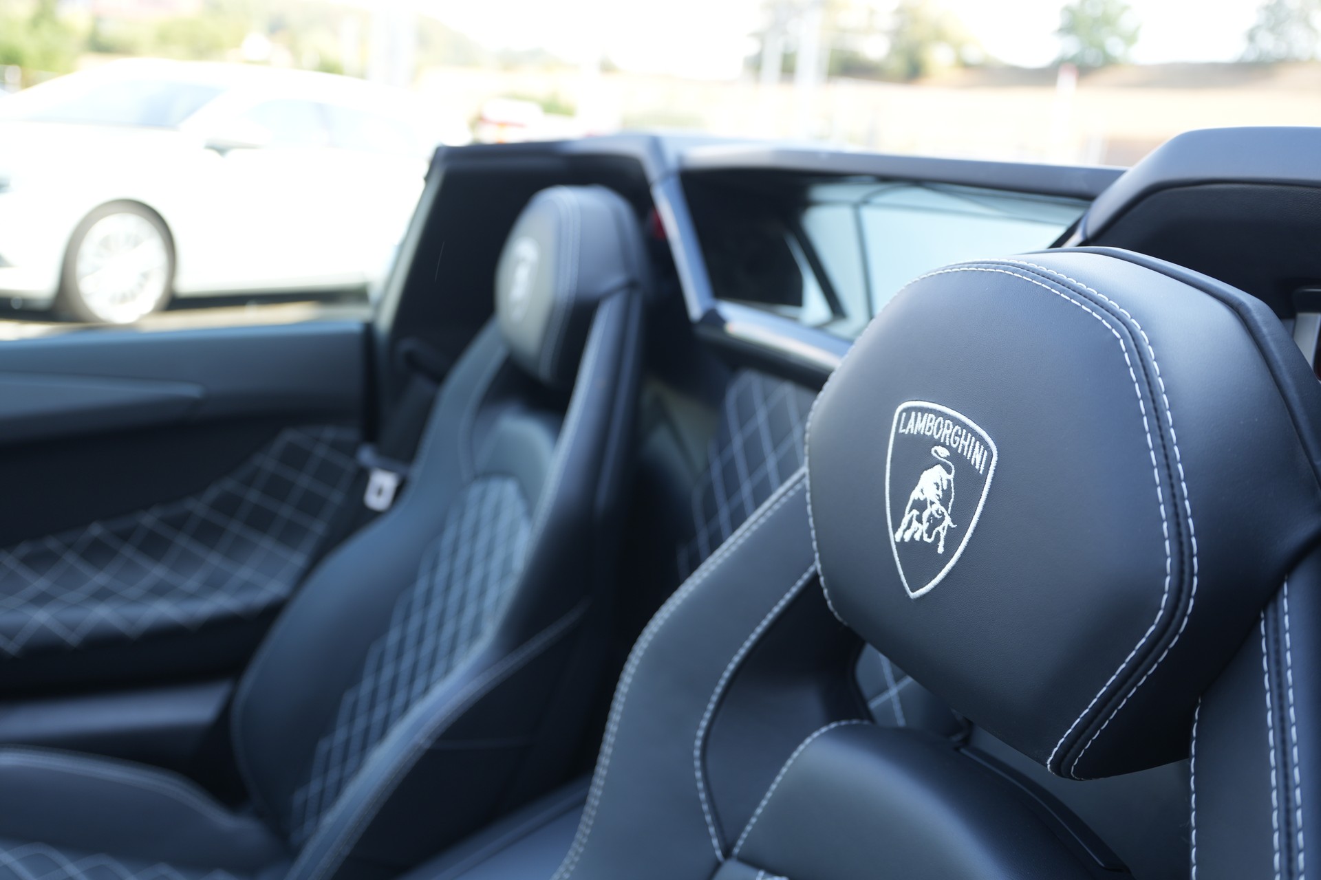 LAMBORGHINI Aventador S LP740-4 Roadster E-Gear-image-28