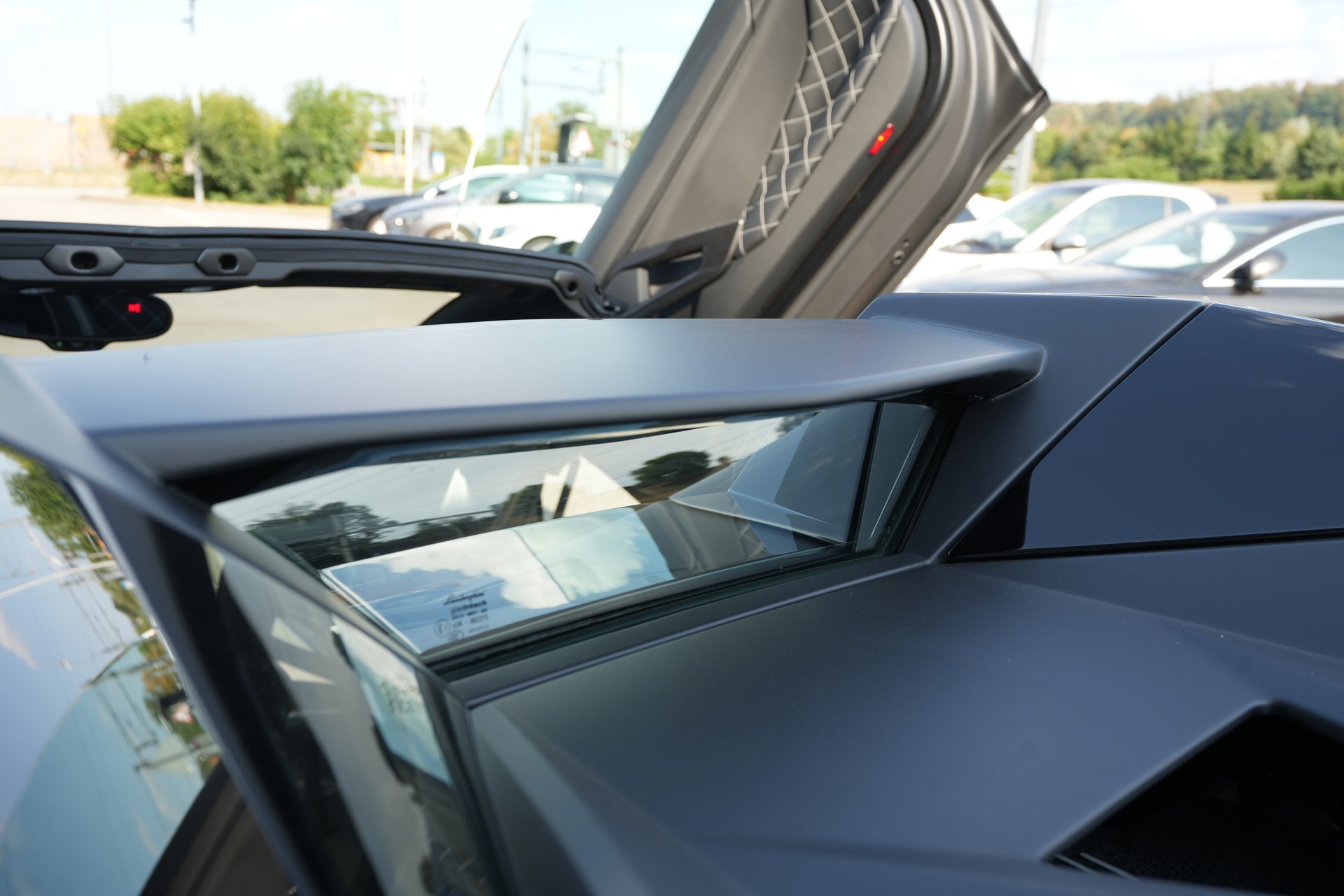 LAMBORGHINI Aventador S LP740-4 Roadster E-Gear-image-7