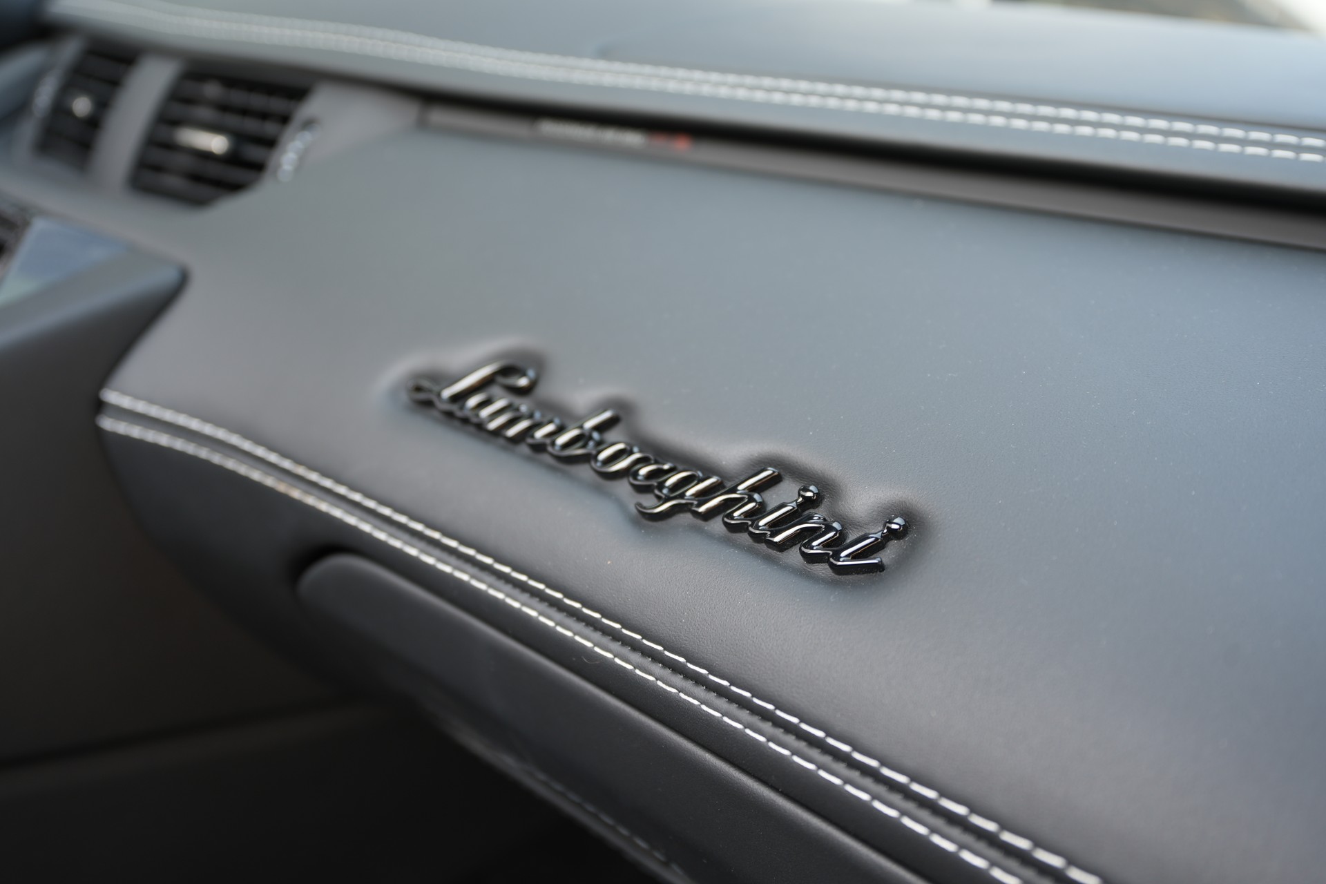 LAMBORGHINI Aventador S LP740-4 Roadster E-Gear-image-21