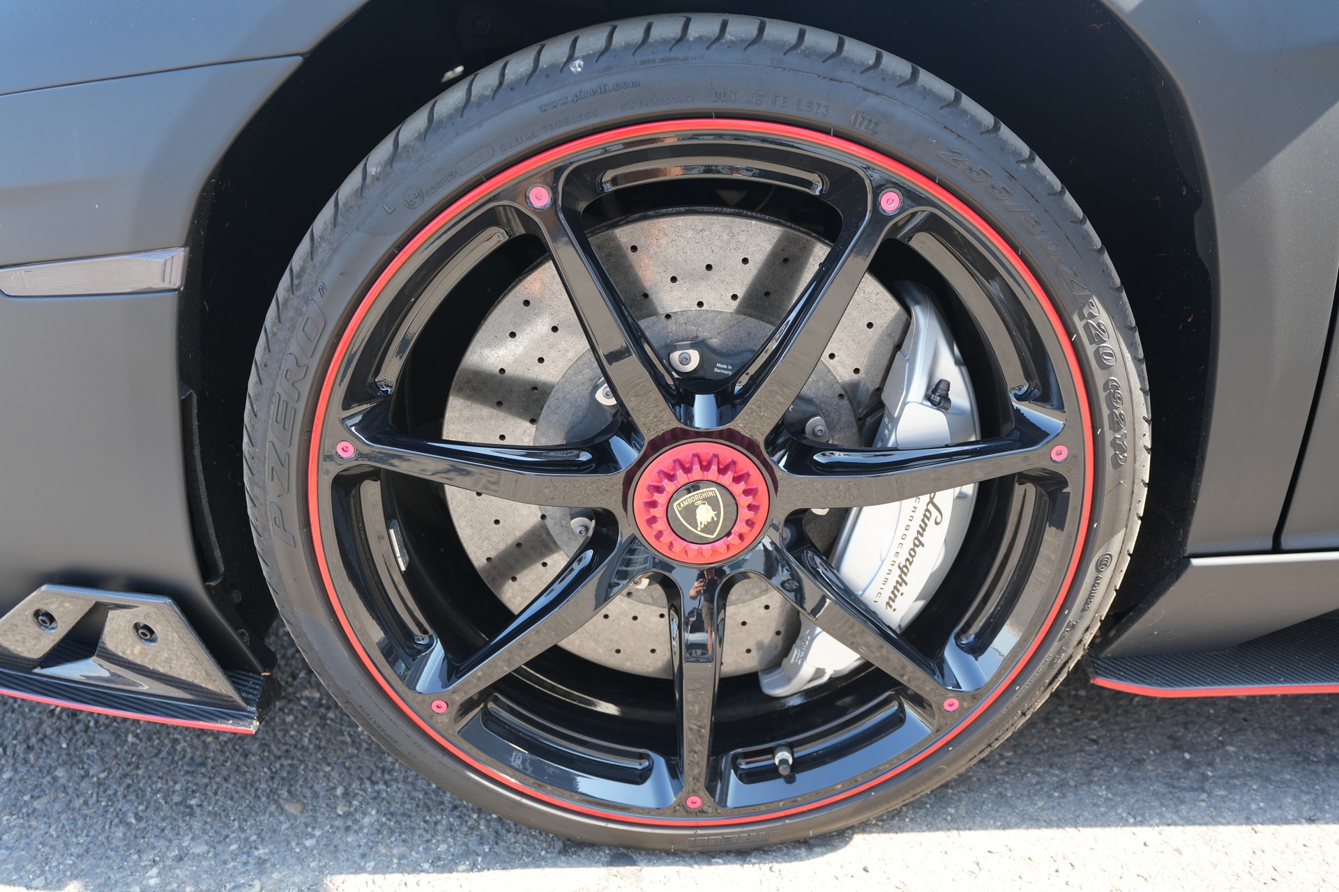 LAMBORGHINI Aventador S LP740-4 Roadster E-Gear-image-8