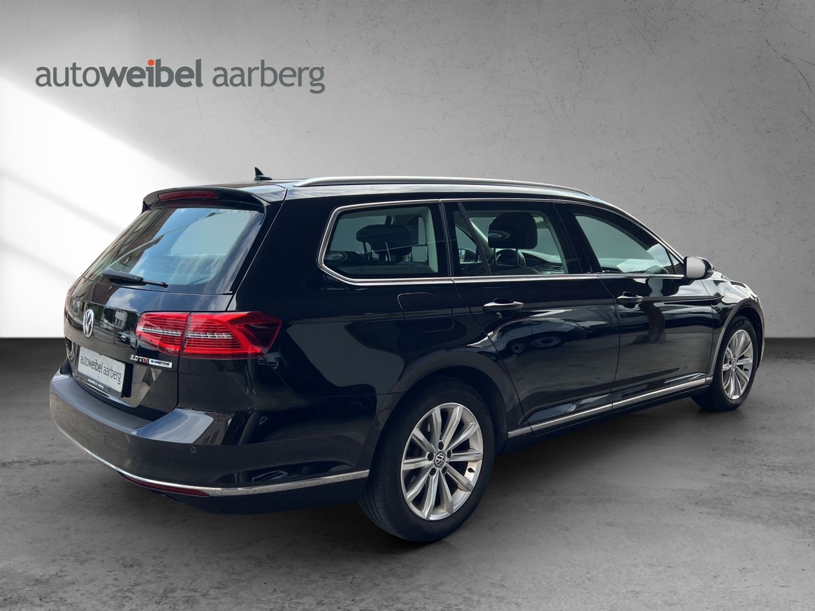 VW Passat Variant 2.0 TDI SCR BMT Highline DSG-showroom-element-1