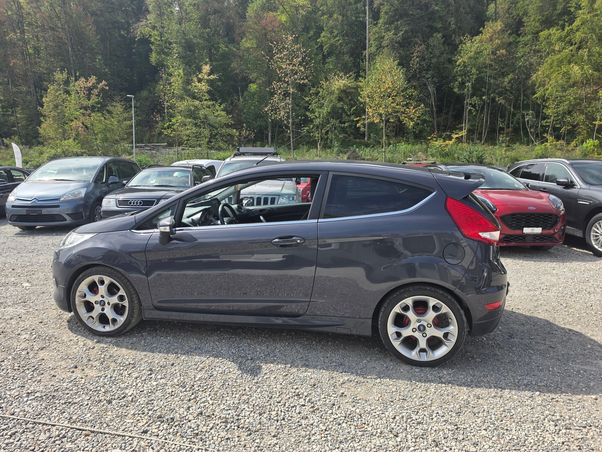 FORD Fiesta 1.6 16V Titanium-showroom-element-1