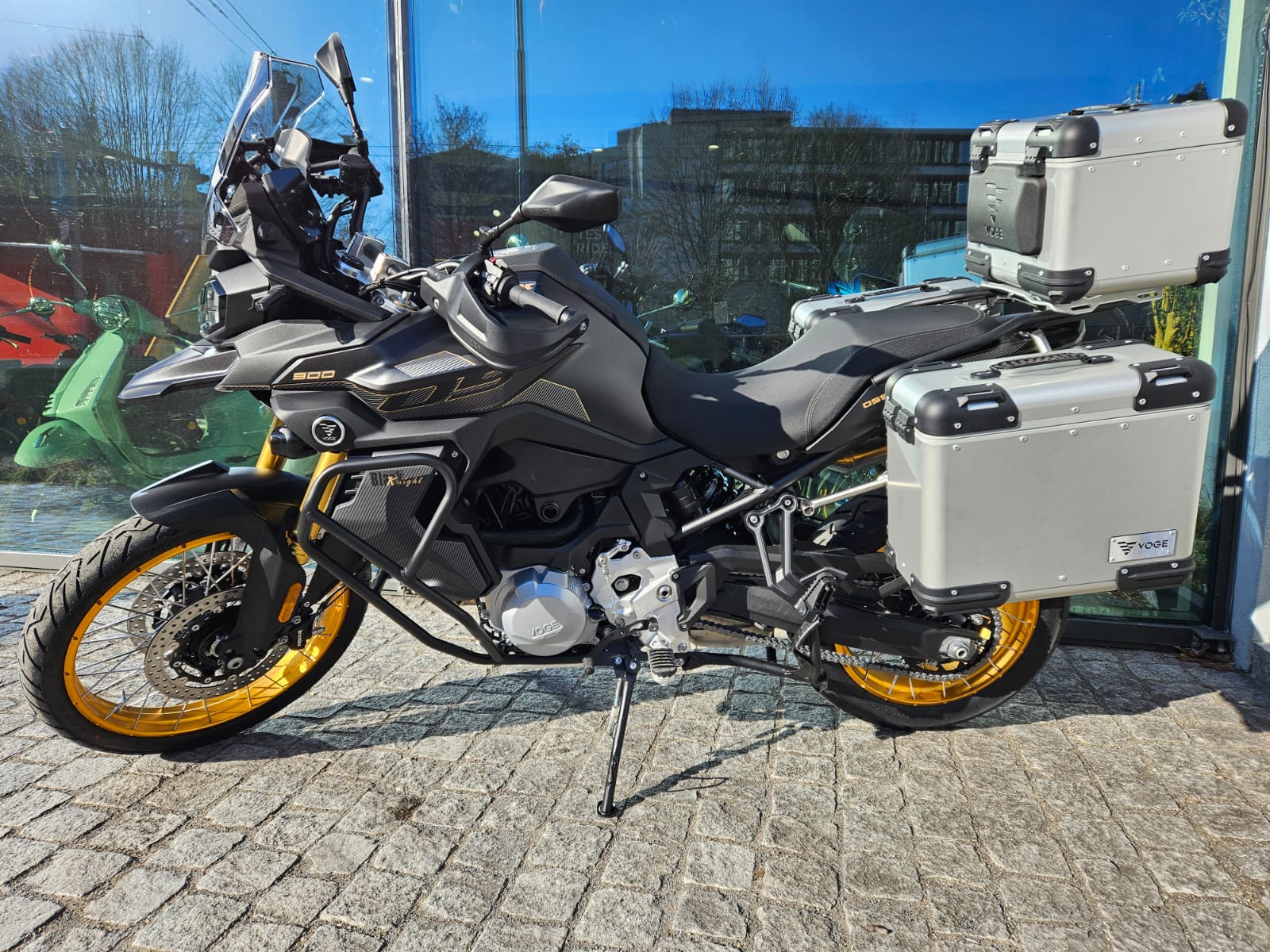 VOGE 900 DSX Black Knight-image-4