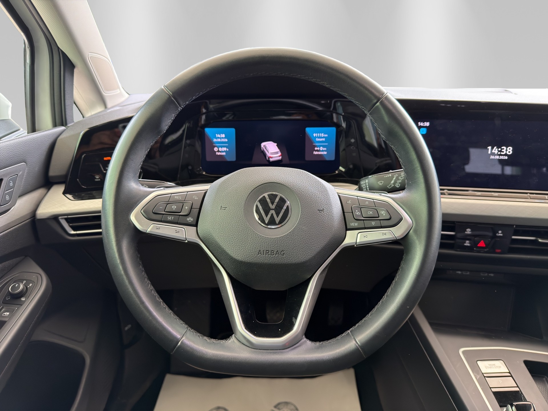 VW Golf Variant 2.0 TDI Life DSG-image-9