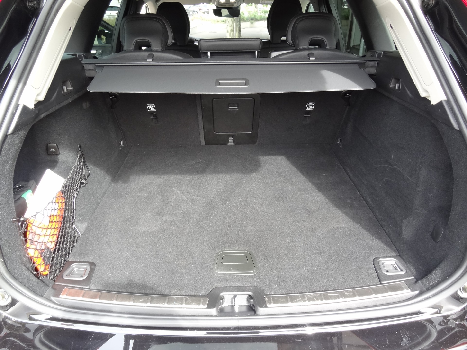 VOLVO XC60 B5 Benzin Mild Hybrid AWD Plus Dark Geartronic-image-10