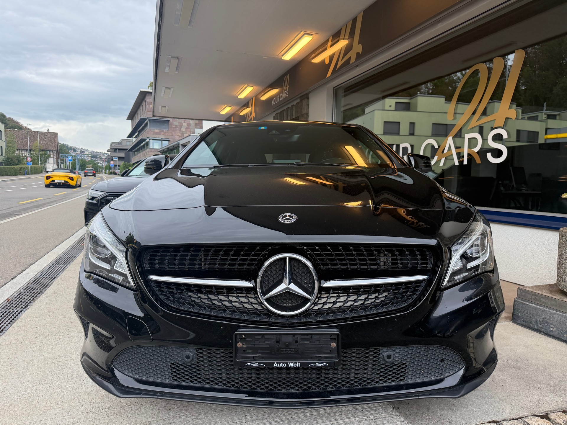 MERCEDES-BENZ CLA Shooting Brake 200 7G-DCT-showroom-element-1