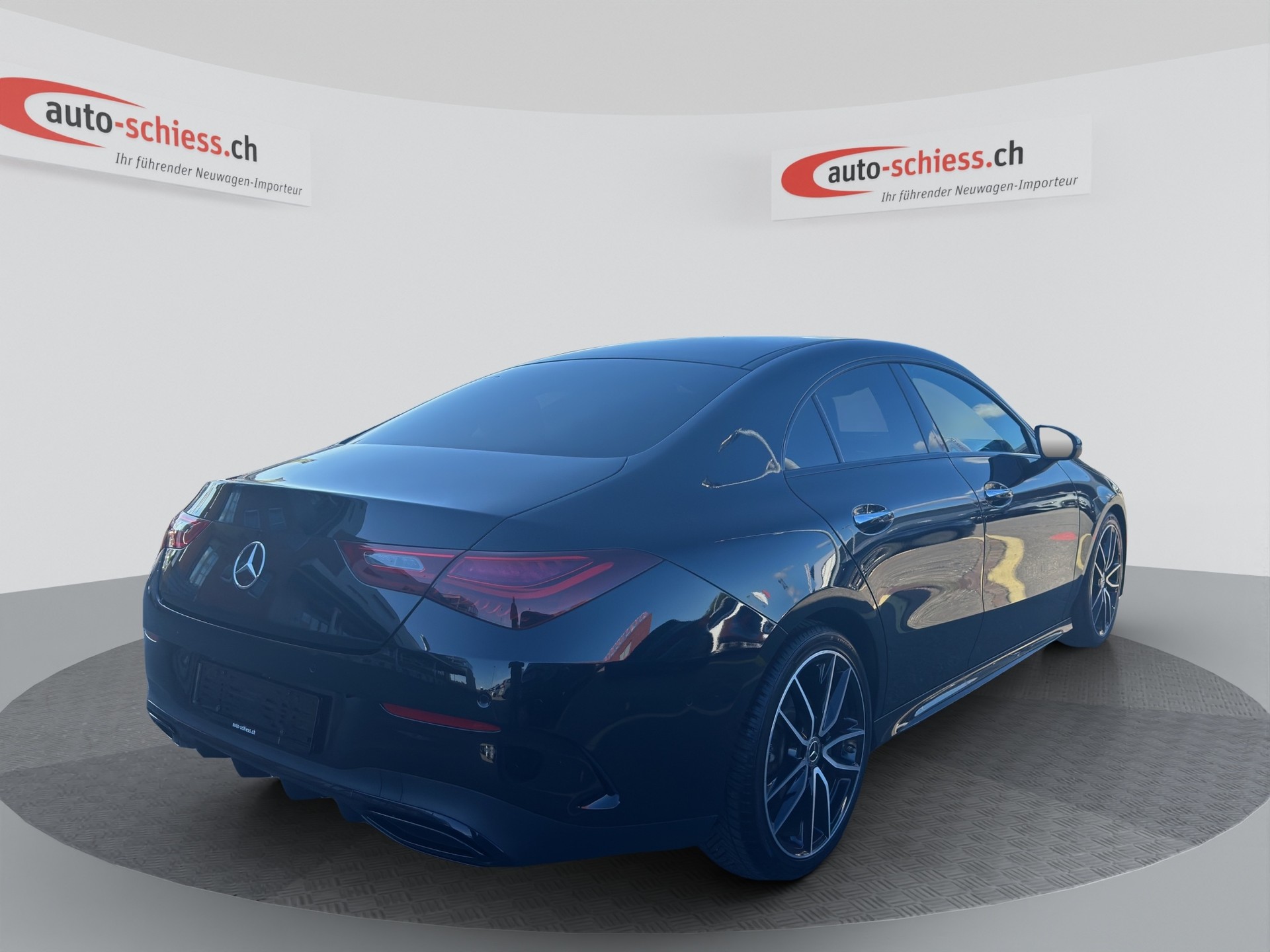 MERCEDES-BENZ CLA 200 7G-DCT AMG Edition Night-showroom-element-3