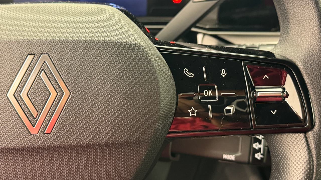 RENAULT R4 E-Tech Comfort Range 52 kWh Evolution-image-9