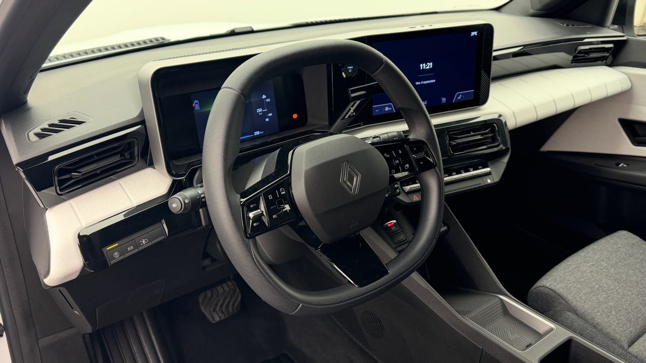 RENAULT R4 E-Tech Comfort Range 52 kWh Evolution-image-6