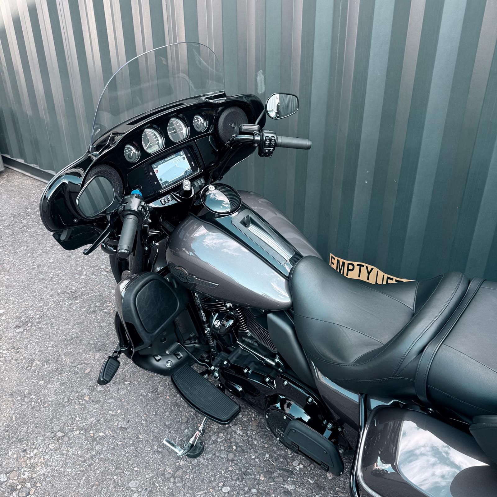HARLEY-DAVIDSON FLHTK Electra Glide Ultra Limited Black Finish114-image-8