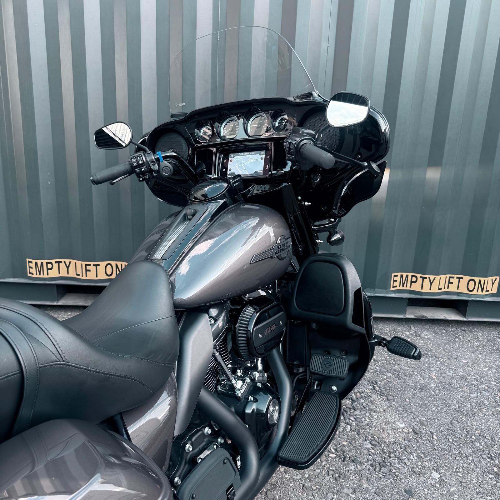 HARLEY-DAVIDSON FLHTK Electra Glide Ultra Limited Black Finish114-image-12