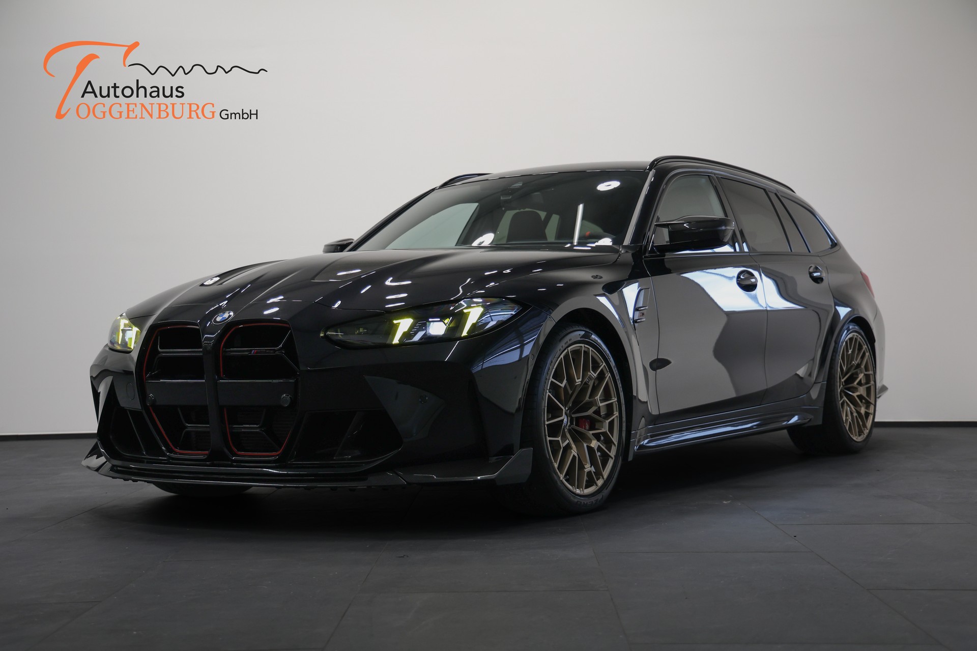 BMW M3 CS Touring xDrive-showroom-element-3